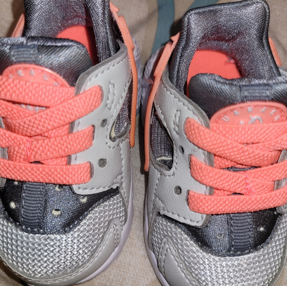 Infant sneakers